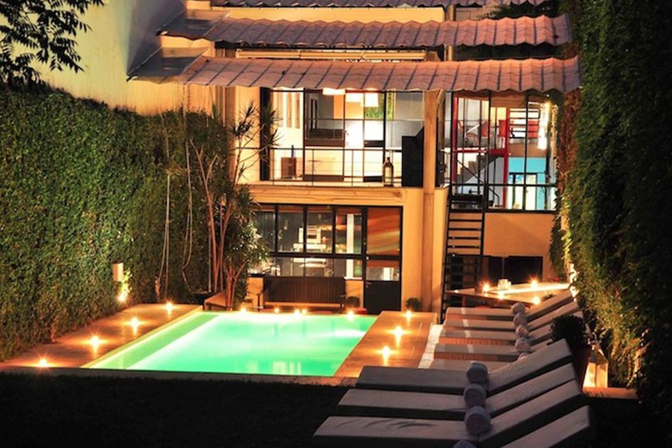 Lighting, Property, Swimming pool, Real estate, Resort, Stairs, House, Home, Courtyard, Villa, 