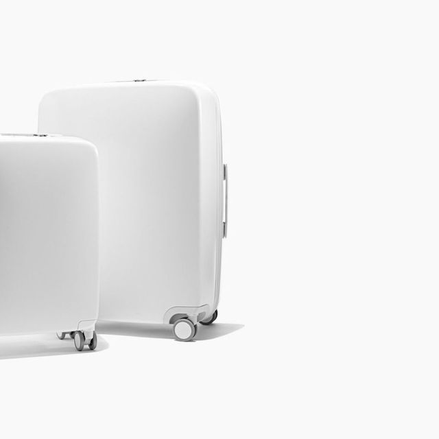 Raden Smart Luggage - Self-Weighing Suitcase