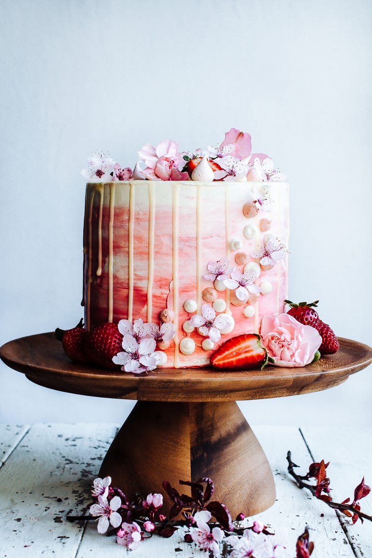 Strawberry and Vanilla Bean Cake Strawberry and Vanilla Bean Cake
