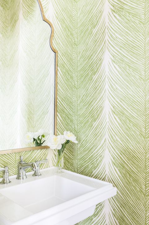 Green, Plumbing fixture, Leaf, Bathroom accessory, Bathtub accessory, Plumbing, Bathtub, Composite material, Tap, Bathroom, 