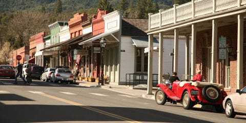 The 20 Best Small Towns In America To Visit In 2016, According To The Smithsonian