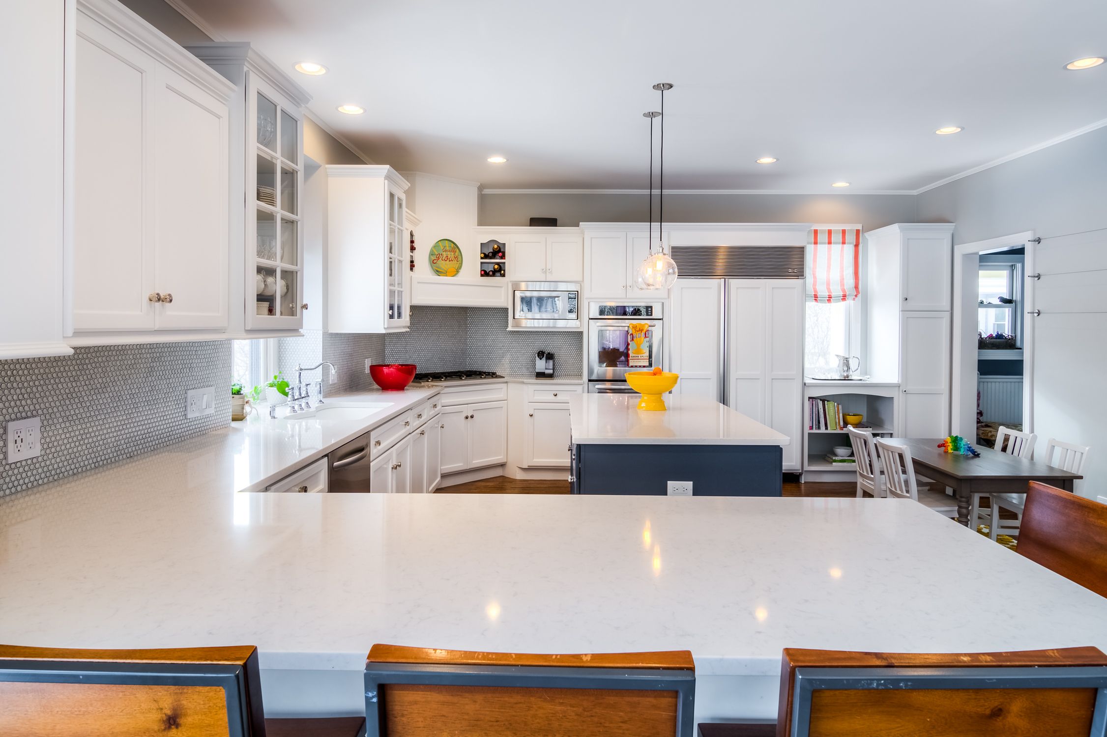 11 Best White Kitchen Cabinets - Design Ideas for White Cabinets