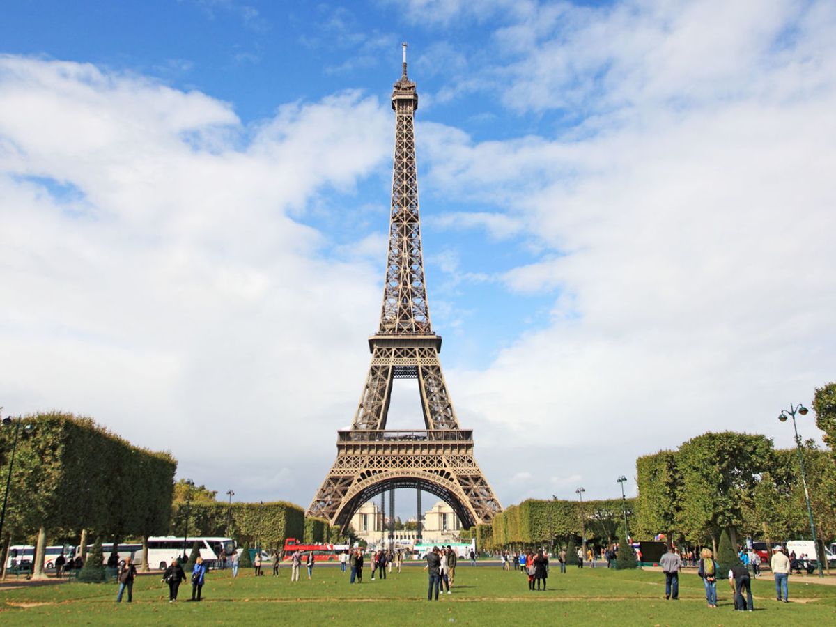 How to Stay in the Eiffel Tower in Paris - HomeAway Contest for ...
