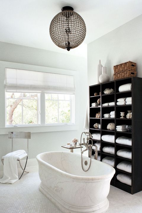 Black and white bathroom