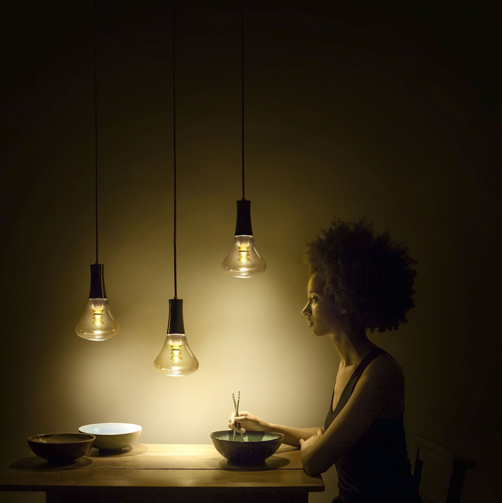 Plumen Releases New LED Light Bulb To Make You More Beautiful