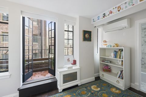 Daphne Oz Lists New York City Apartment - Dr. Oz's Daughter Selling ...