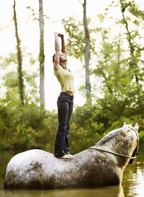 Human, Shoe, Jeans, People in nature, Knee, Working animal, Blond, Waist, Foot, Boot, 