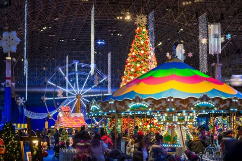 Lighting, Event, Holiday, Christmas decoration, Electricity, Decoration, Christmas lights, Public event, Christmas, Amusement park, 