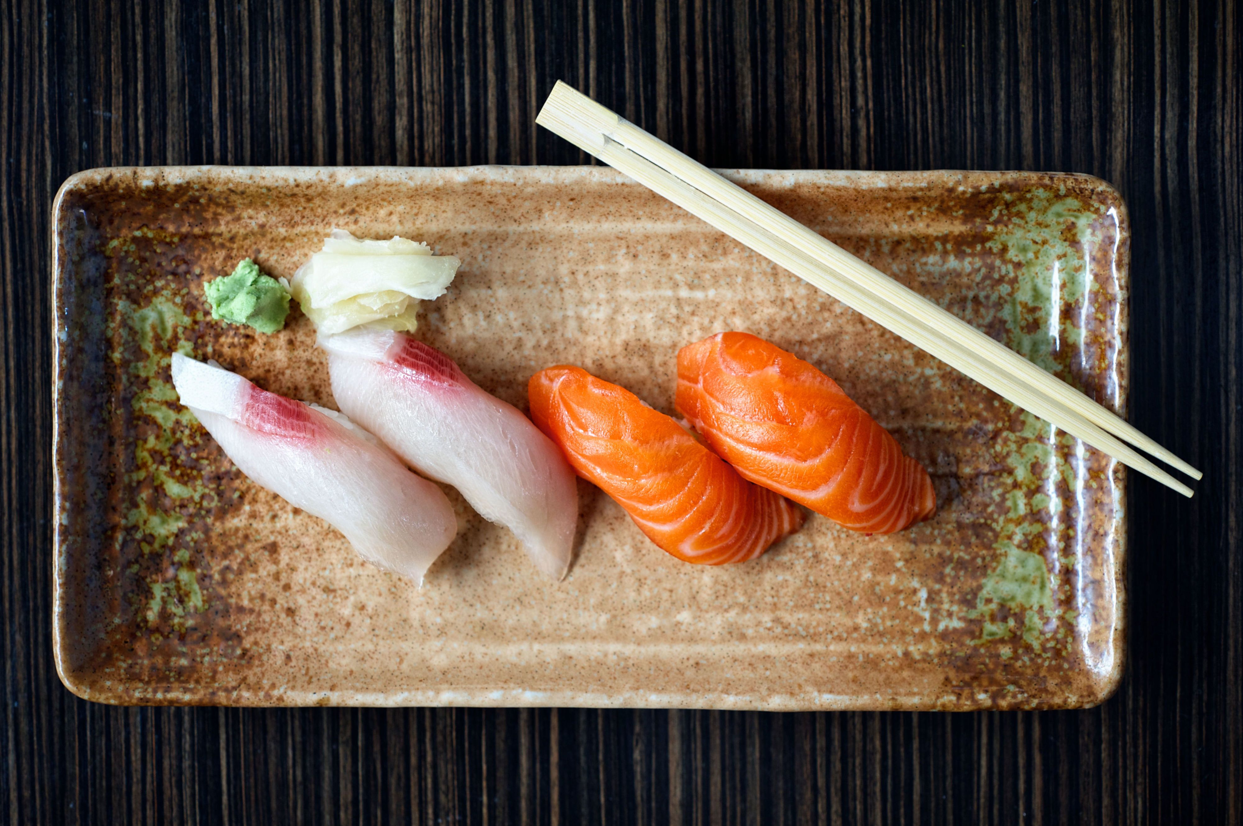 How To Eat Sushi - Dinner Etiquette