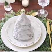 Christmas decoration, Tree, Cuisine, Tableware, Christmas tree, Dishware, Dish, Table, Party supply, Meringue, 