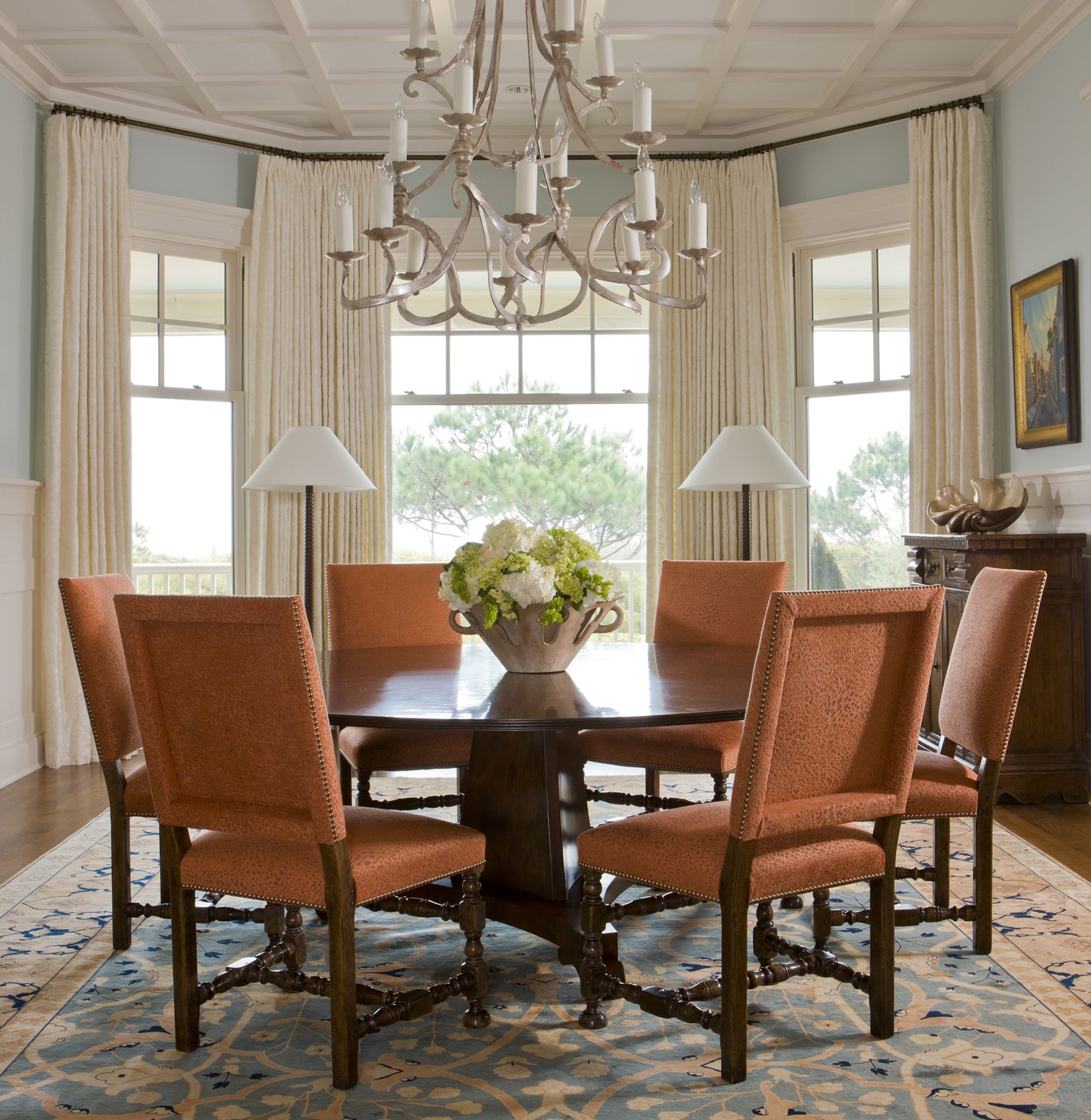 round breakfast room tables