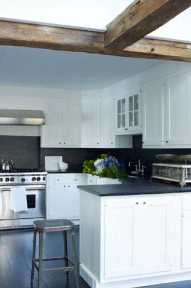 26 Gorgeous Black White Kitchens, White Cabinets Black Countertop Small Kitchen