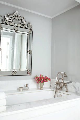 Small Apartment Decor: A Guide to Decorating With Mirrors
