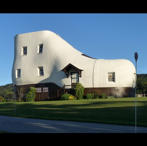 Pennsylvania Shoe House - Crazy Houses