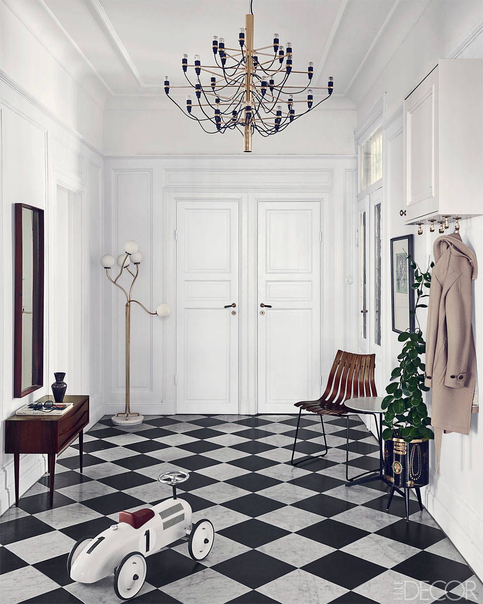 Black and white decor designing with black and white