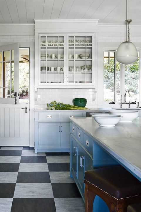 26 Gorgeous Black White Kitchens, Light Tile Floors And White Cabinets