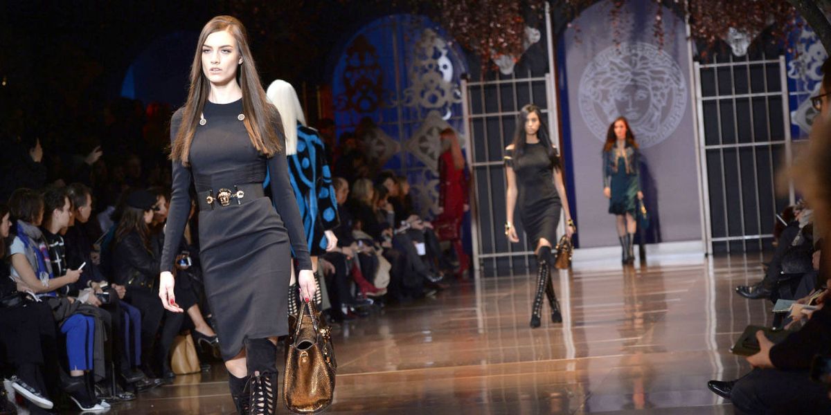 Watch the Versace Fall 2015 Show Live Right Now