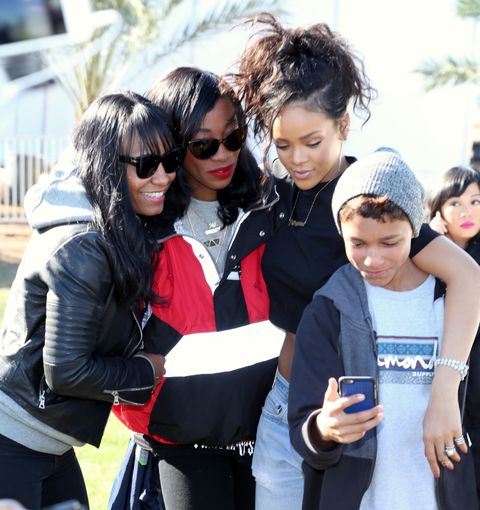 Rihanna With Kids - Rihanna Is The Best Babysitter