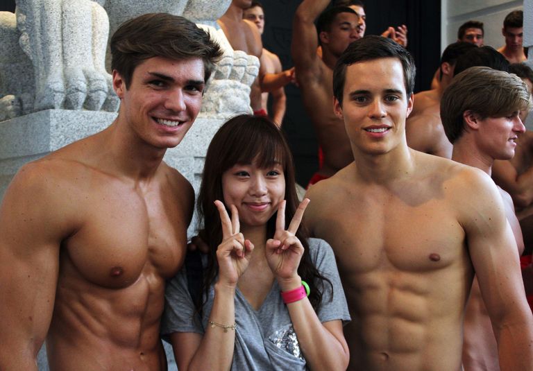 An Ode To The Shirtless Abercrombie And Fitch Models 4294