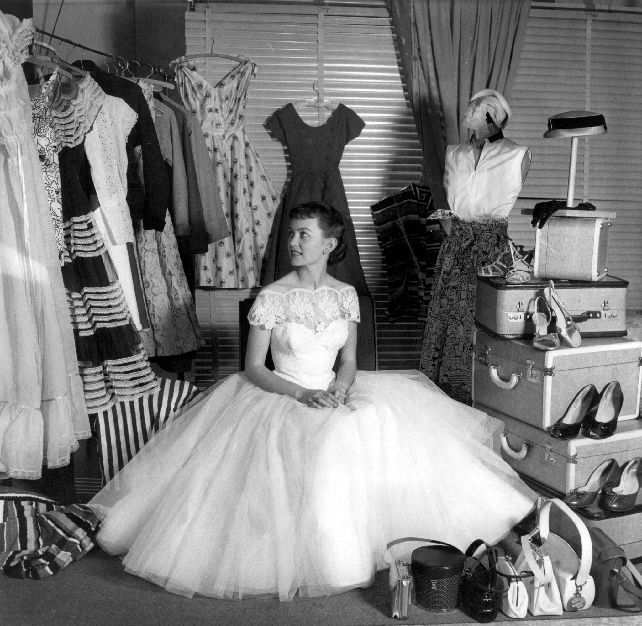 1950s red 2024 carpet dresses