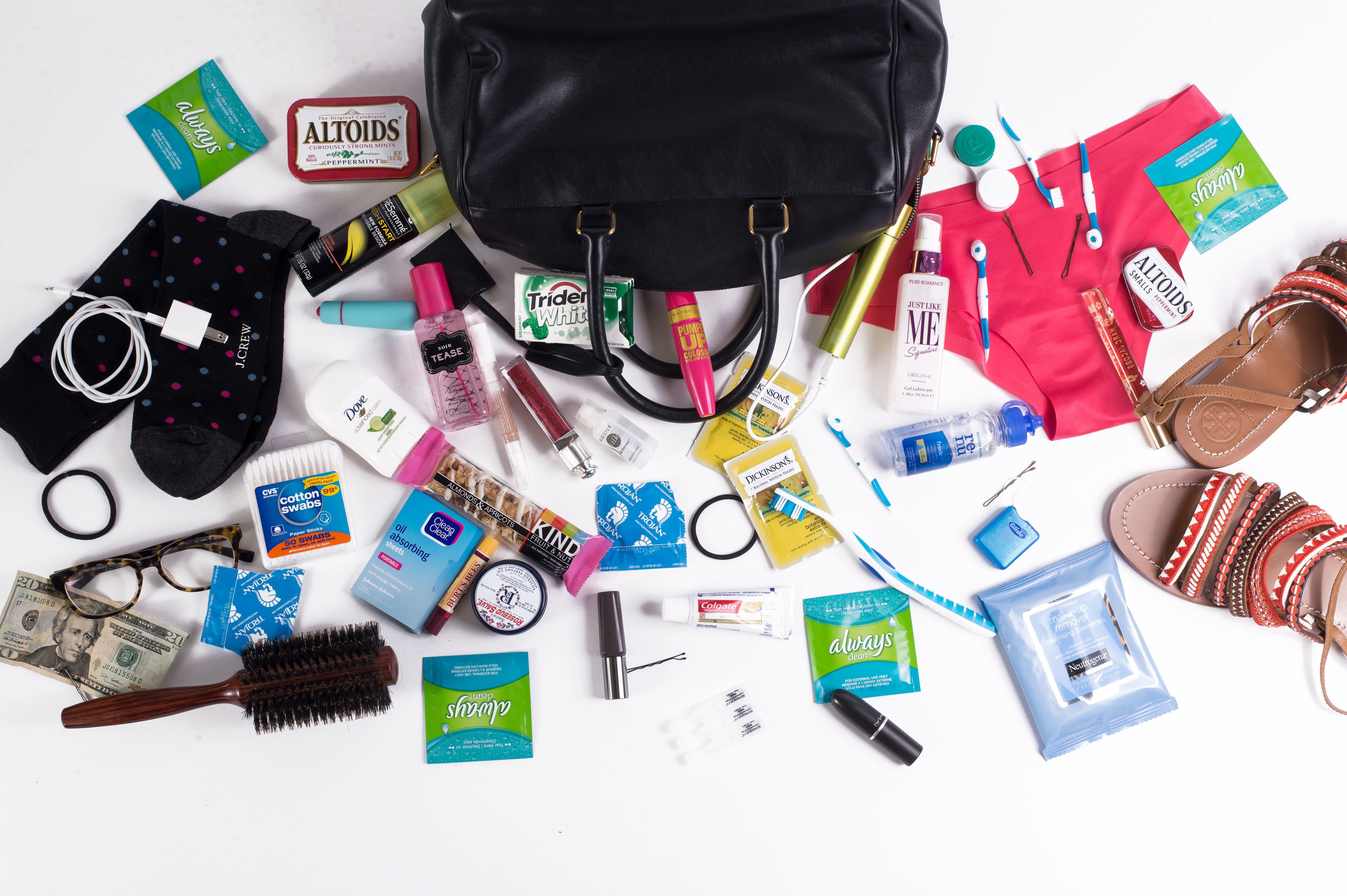 25 Essentials For Your Office Fashion Emergency Kit - Corporate Fashionista