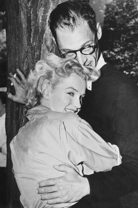 (GERMANY OUT) *17.10.1915-10.02.2005+Schriftsteller, USAmit Ehefrau Marilyn Monroe- 1956 (Photo by ullstein bild/ullstein bild via Getty Images)