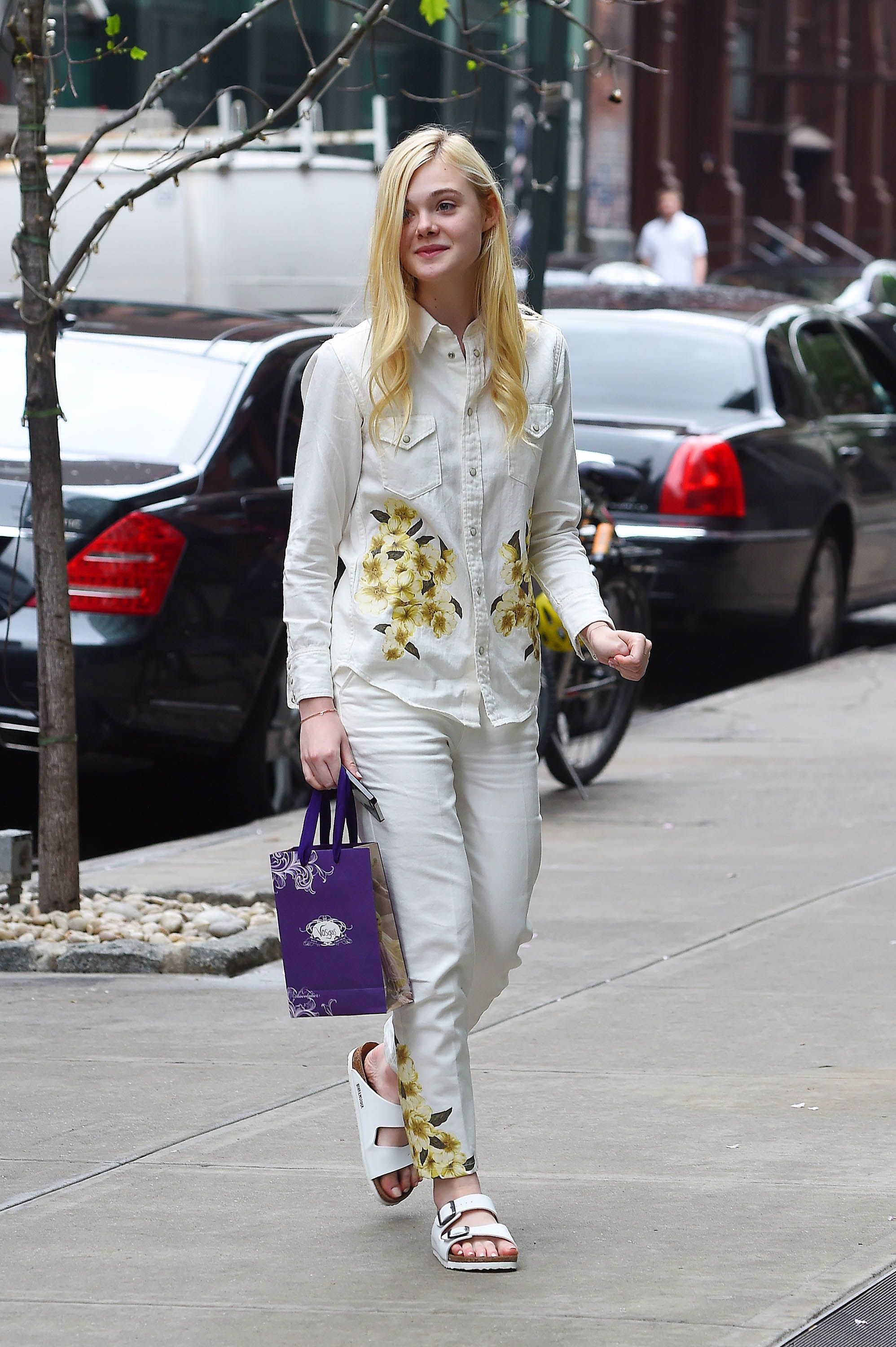 elle fanning style 2022