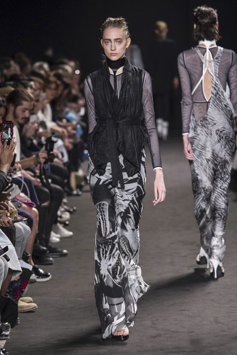 Ann Demeulemeester Spring 2016 Ready-To-Wear Collection