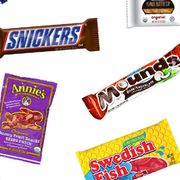 Logo, Advertising, Junk food, Chocolate, Rectangle, Confectionery, Brand, Snack, Graphics, Label, 