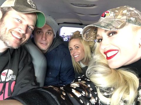 Gwen Stefani And Blake Shelton Go To Football Game Gwen Stefani And Blake Shelton Nfl Date