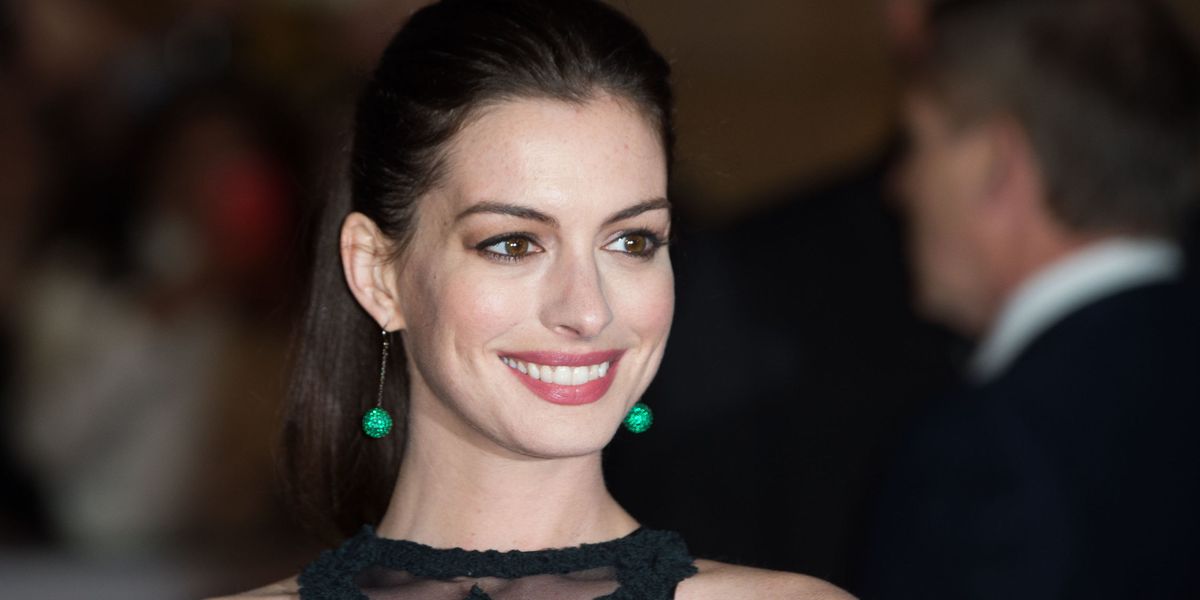 Anne Hathaway Pregnant Bikini Photo - Anne Hathaway on Paparazzi ...