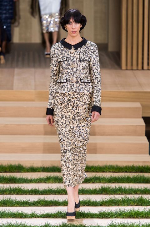 korn kop svimmel All The Looks From The Chanel Spring/Summer 2016 Haute Couture Show