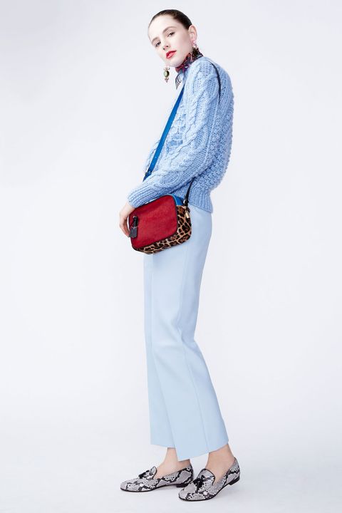 Sleeve, Trousers, Bag, Shoulder, Collar, Textile, Joint, White, Standing, Style, 