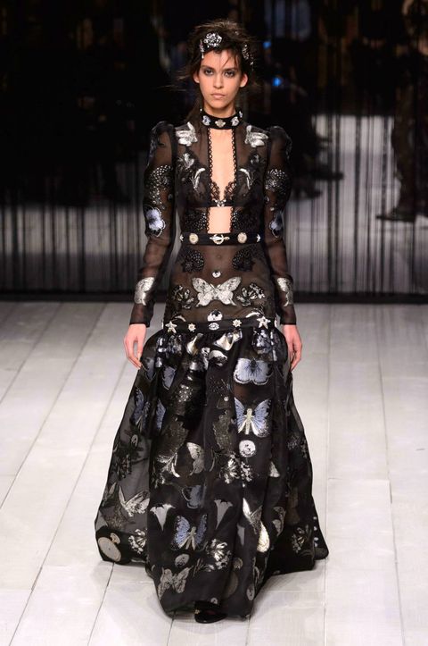 All the Looks From the Alexander McQueen Fall 2016 Ready-to-Wear Show