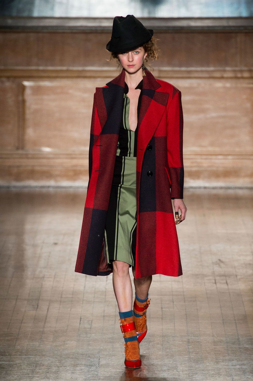 All the Looks From the Vivienne Westwood Red Label Fall 2016 Ready