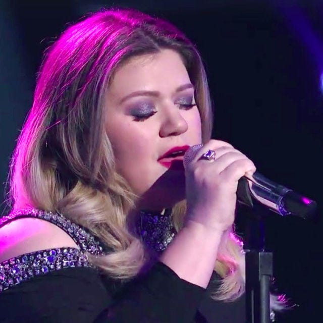 Kelly Clarkson Cries During Emotional American Idol Performance - Kelly  Clarkson American Idol Season 15