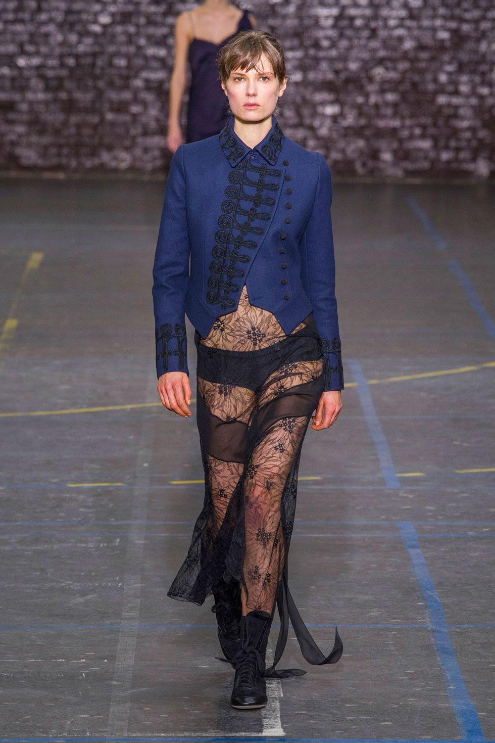 John Galliano's Fall 2016 Show at Paris Fashion Week – The Hollywood  Reporter