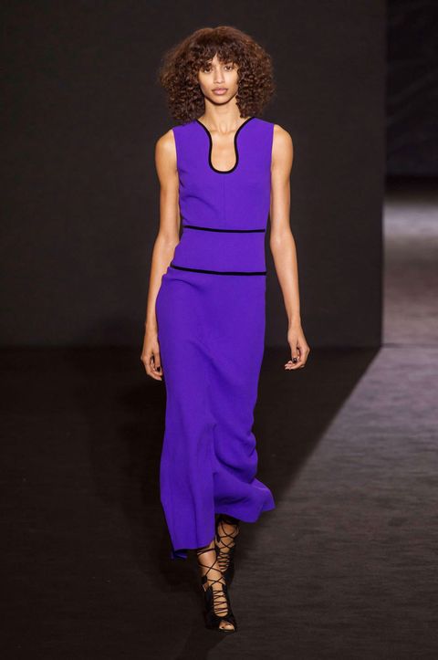 Hairstyle, Shoulder, Joint, Fashion show, Style, Fashion model, Waist, Purple, Electric blue, Runway, 