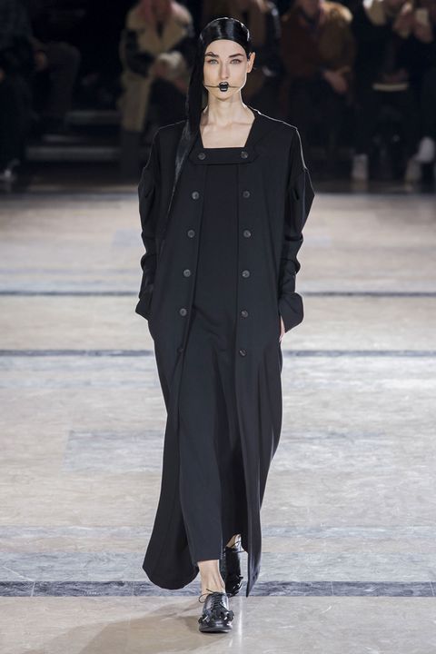 All the Looks From the Yohji Yamamoto Fall 2016 Ready-to-Wear Show