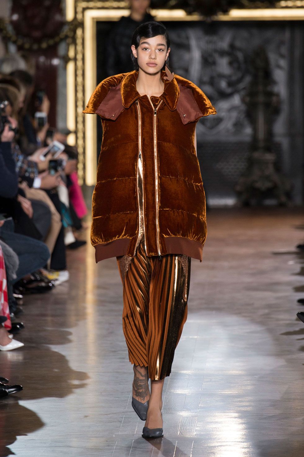 All the Looks From the Stella McCartney Fall 2016 Ready-to-Wear Show