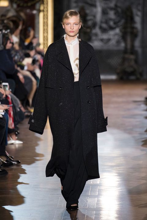 All the Looks From the Stella McCartney Fall 2016 Ready-to-Wear Show