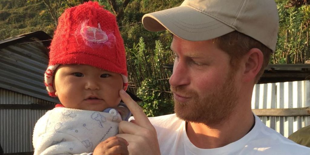 Prince Harry And Babies - 48 Adorable Pictures Of Prince Harry With Babies