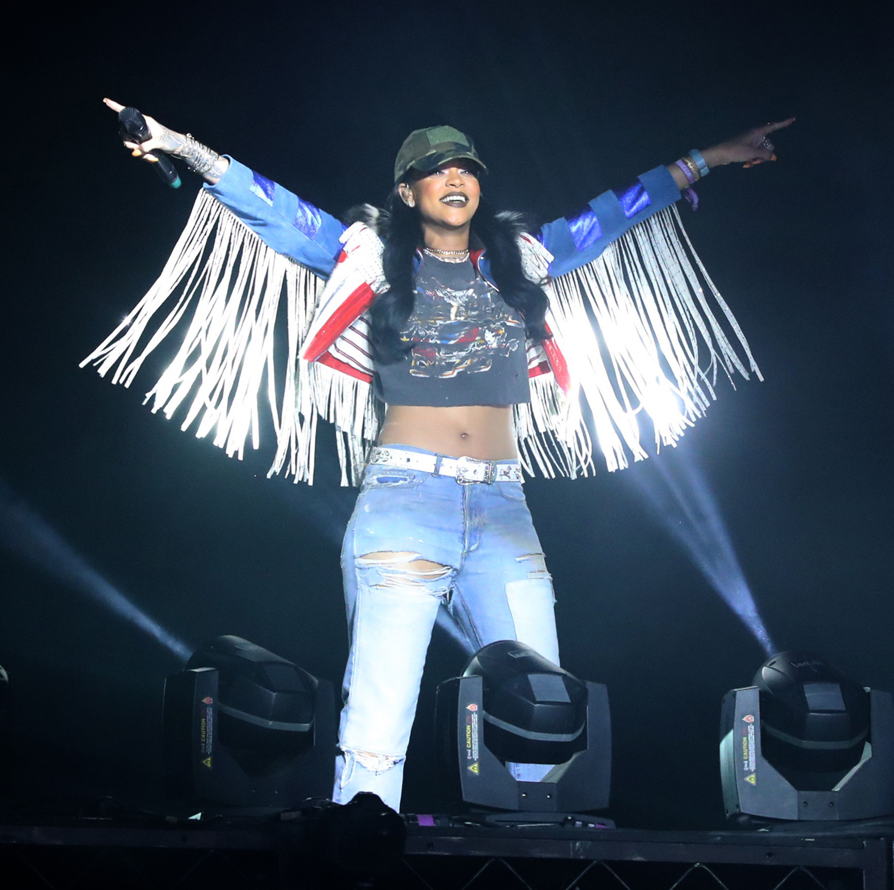 Taylor Swift Freaks Out At Rihanna S Coachella Performance Calvin Harris Performance