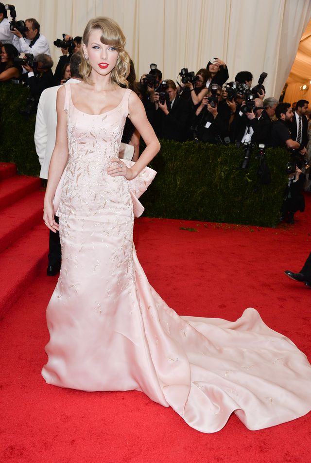 Taylor Swift in Silver Snakeskin Dress at the 2016 Met Gala