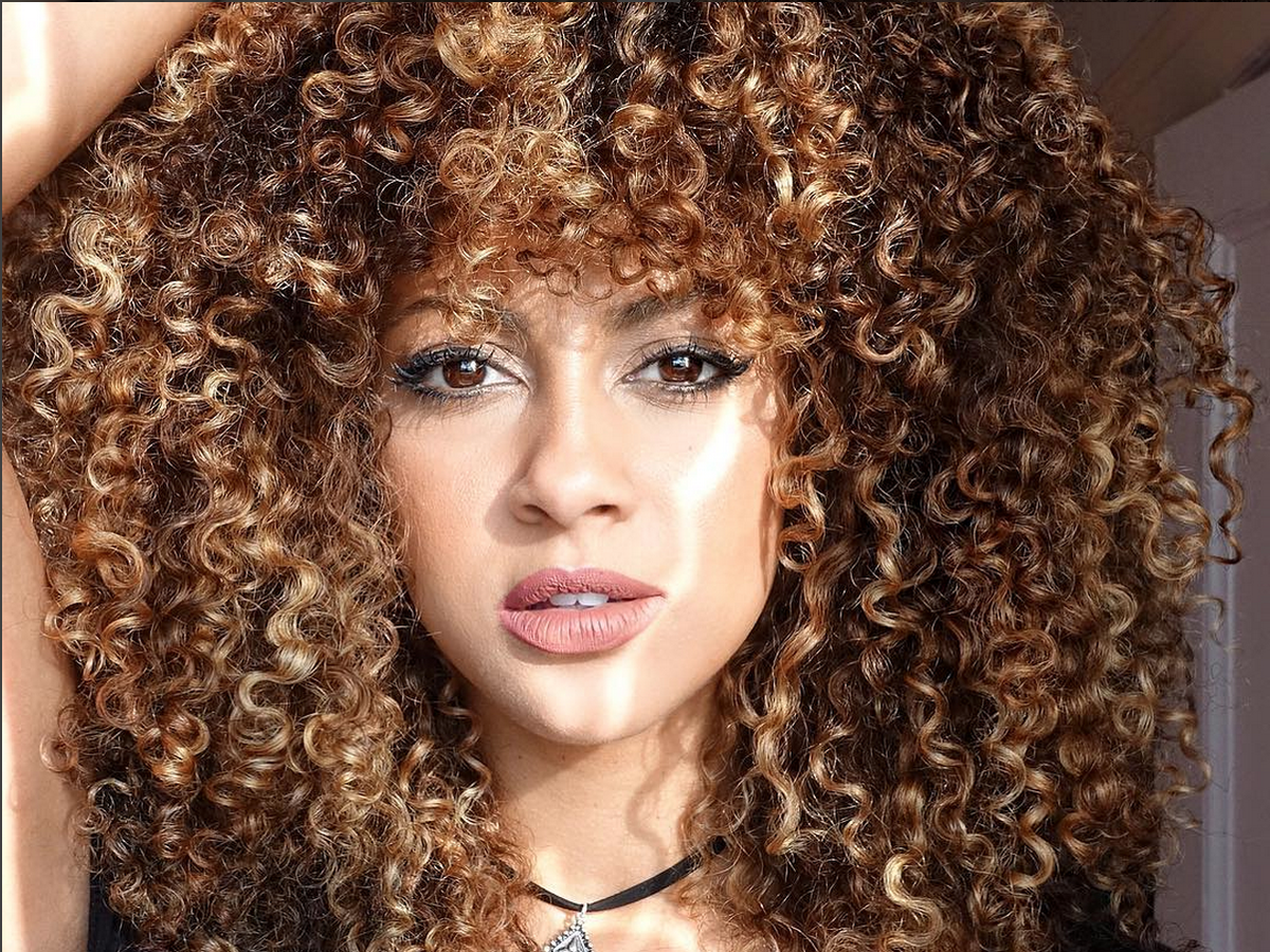 85 Best Shoulder-Length Curly Hair Cuts & Styles in 2023