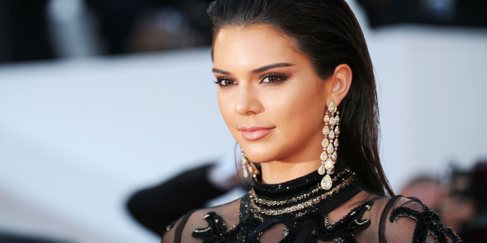 Kendall jenner nose on sale piercing