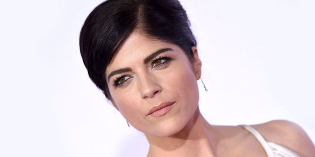 Selma Blair Issues Apology for Flight Incident After Mixing Alcohol and ...