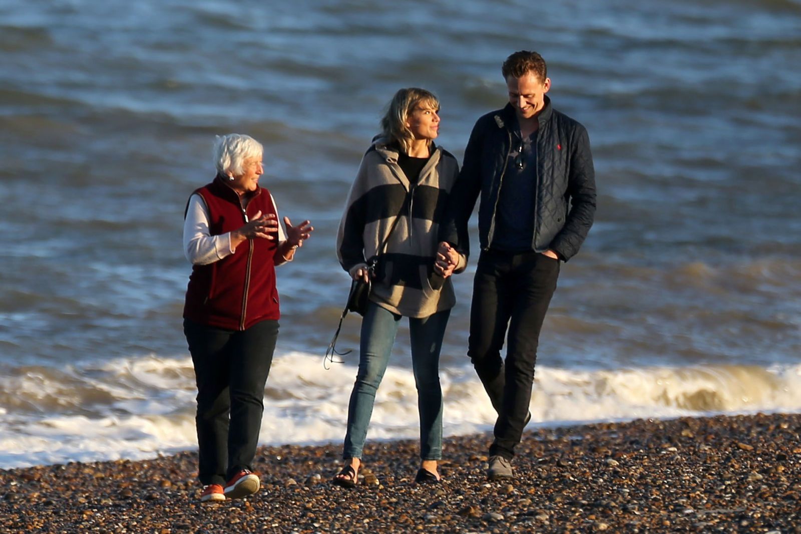 Taylor Swift and Tom Hiddleston Really, Really Enjoy Long Walks on