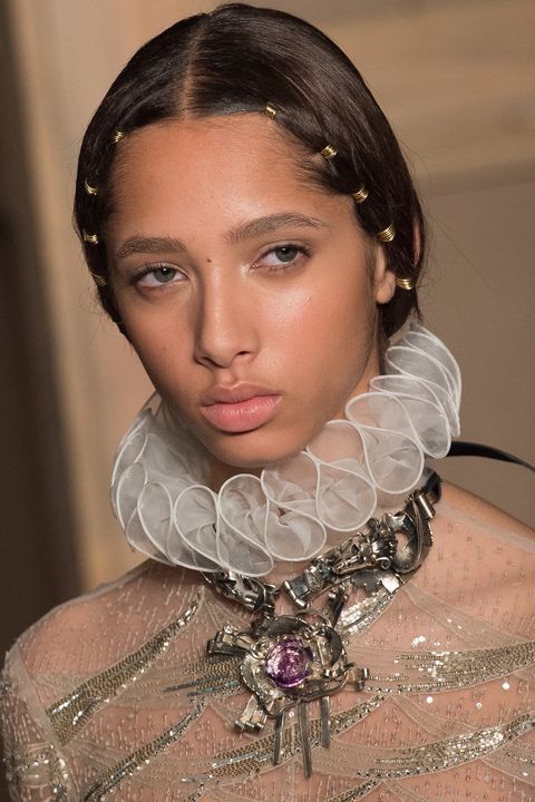 The Best Beauty Looks from Fall Couture 2016 - Hair and Makeup from ...