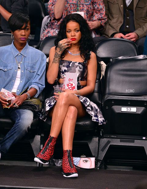 21 Celebrities Looking Gloriously Bored at Sports Games